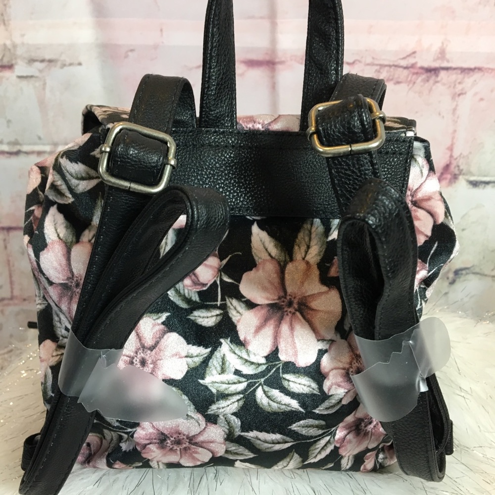 Spring Fever Backpack - Picture 4 of 7